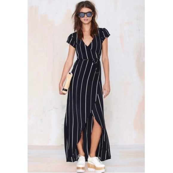 Faithfull the Brand Dresses & Skirts - Faithfull the Brand Dress Lulu Sarahs Stripe Maxi Wrap in Navy Blue & White Sz M